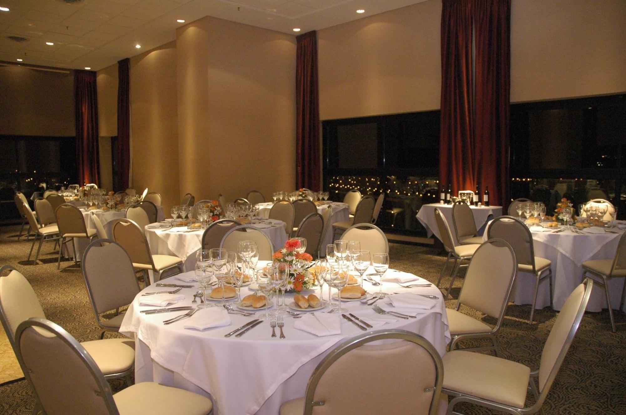 Howard Johnson Plaza Jujuy San Salvador de Jujuy Restaurante foto